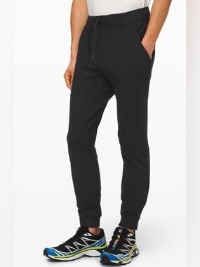 Lululemon City Sweat Black Jogger Sweatpants 
Size L large Tall Men’s EUC Soft